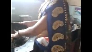 Desi indian Kannada aunty super-steamy belly button thigh